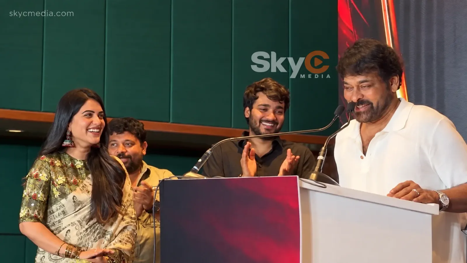 చిరు లీక్స్ మళ్లీ షురూ.. ‘కాకా’లో మెగాస్టార్ పేరు ‘కదిరి కాళిదాస్’!