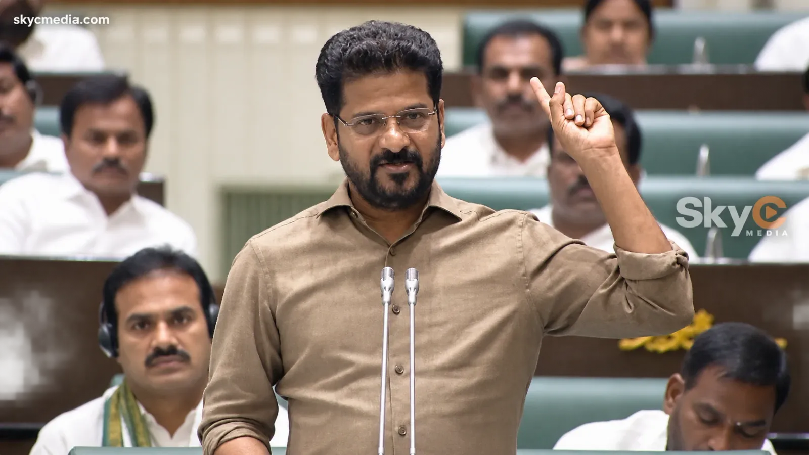ప్రతి ఇంట్లో ఇందిరమ్మ ఫొటో.. రేవంత్ వ్యాఖ్యలు