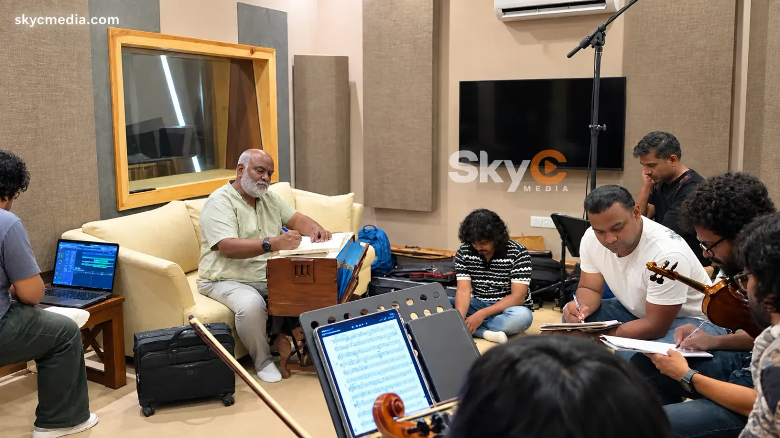‘వారణాసి’ మ్యూజిక్ పనుల్లో కీరవాణి ఫుల్ బిజీ